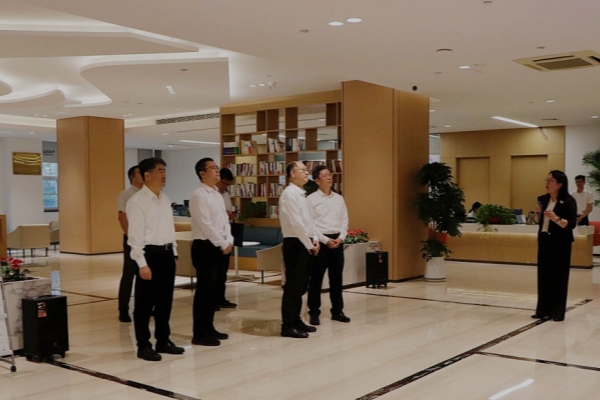 国家知识产权局党组成员、副局长卢鹏起一行莅临山东科创调研考察